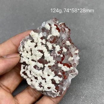 Prírodné red crystal a pyritom symbióza liečivý kryštál